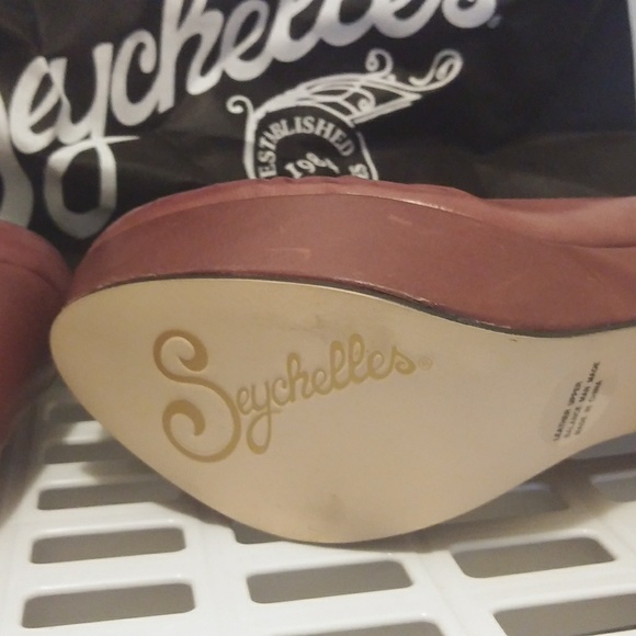 Seychelles Mauve Leather Platform Pumps - Picture 2 of 6